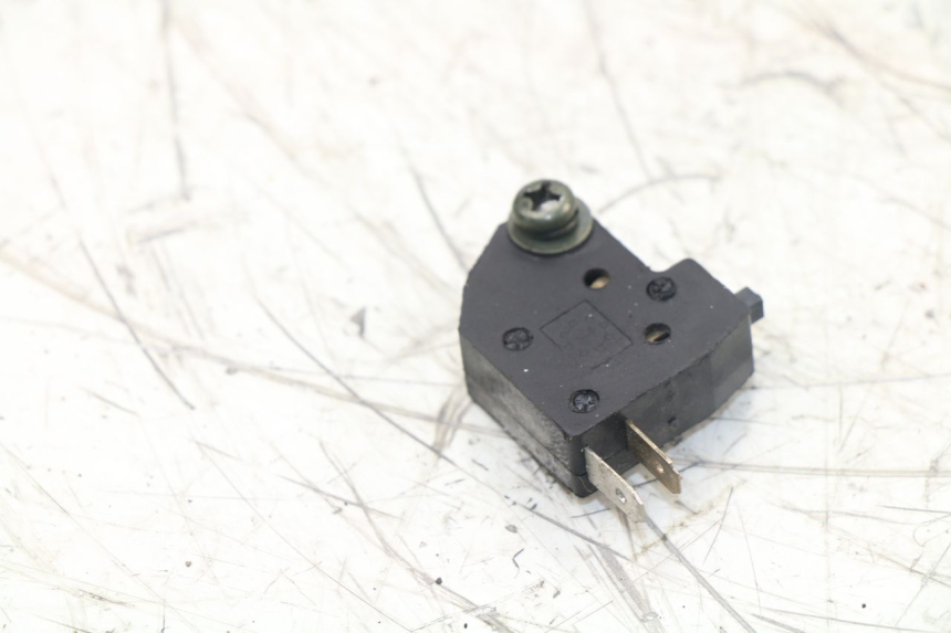 photo de CONTACTEUR FEU STOP DROIT SYM ORBIT 2 2T 50 (2008 - 2018) - Zoom état d’usage