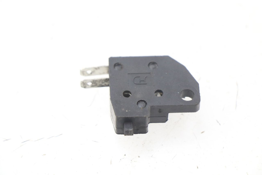 photo de CONTACTEUR FEU STOP DROIT SYM ORBIT 2 4T 50 (2018 - 2022) - Zoom état d’usage