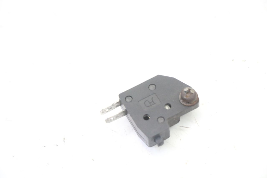 photo de CONTACTEUR FEU STOP DROIT SYM ORBIT 2 4T 50 (2008 - 2017) - Détail de la pièce