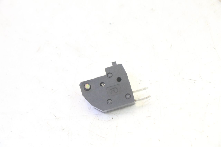 photo de CONTACTEUR FEU STOP DROIT SYM ORBIT III 3 4T 50 (2021 - 2025) - Zoom état d’usage