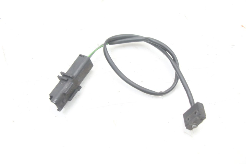 photo de CONTACTEUR FEU STOP DROIT PEUGEOT SATELIS COMPRESSOR K15 125 (2006 - 2009) - Détail de la pièce