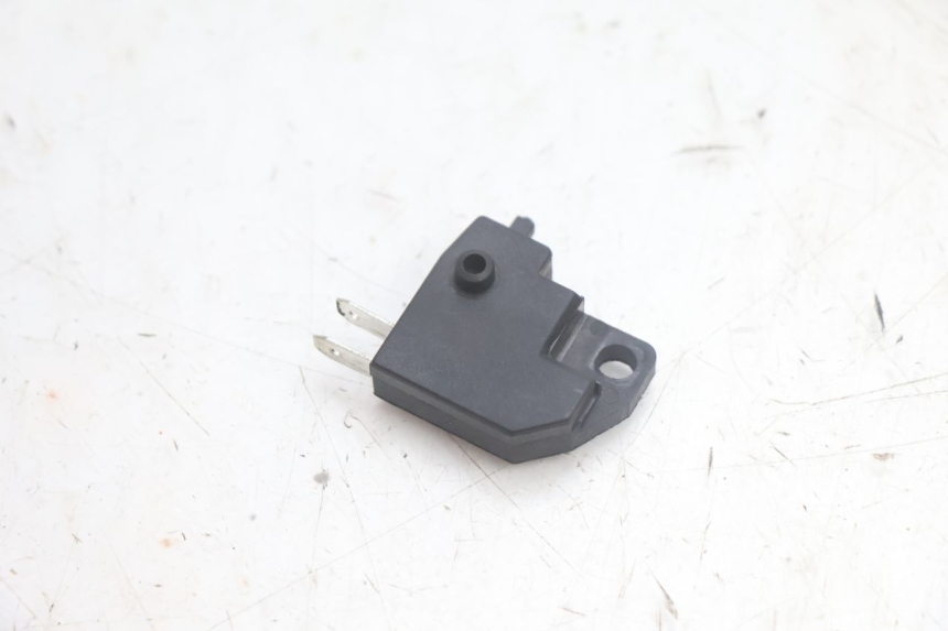 photo de CONTACTEUR FEU STOP DROIT JM MOTORS R-MAX TECH 50 (2024 - 2026) - Vue principale