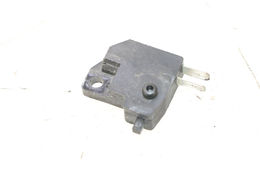 photo de CONTACTEUR FEU STOP DROIT VASTRO R-ONE 4T 50 (2014 - 2022) - Vue principale