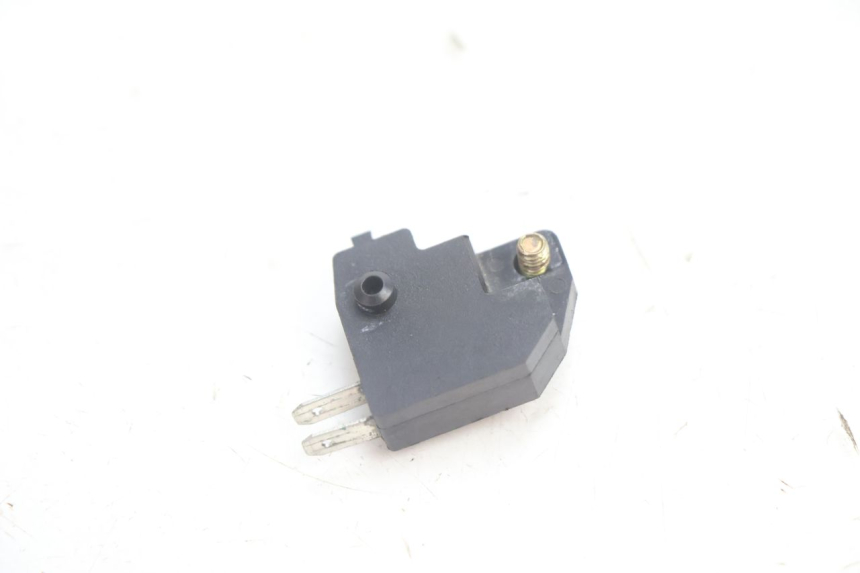 photo de CONTACTEUR FEU STOP DROIT TNT MOTOR ROMA 12' 2T 50 (2007 - 2018) - Zoom état d’usage
