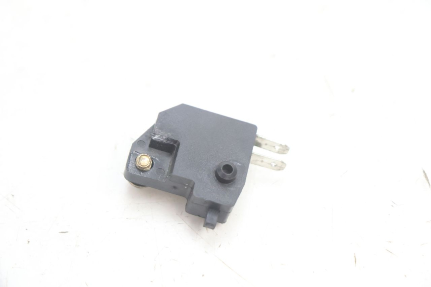 photo de CONTACTEUR FEU STOP DROIT TNT MOTOR ROMA 12' 2T 50 (2007 - 2018) - Autre angle de vue