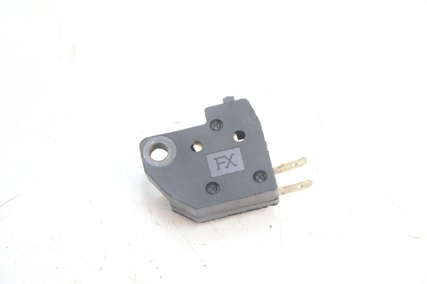 photo de CONTACTEUR FEU STOP DROIT TNT MOTOR ROMA 12' 2T 50 (2007 - 2018) - Vue principale