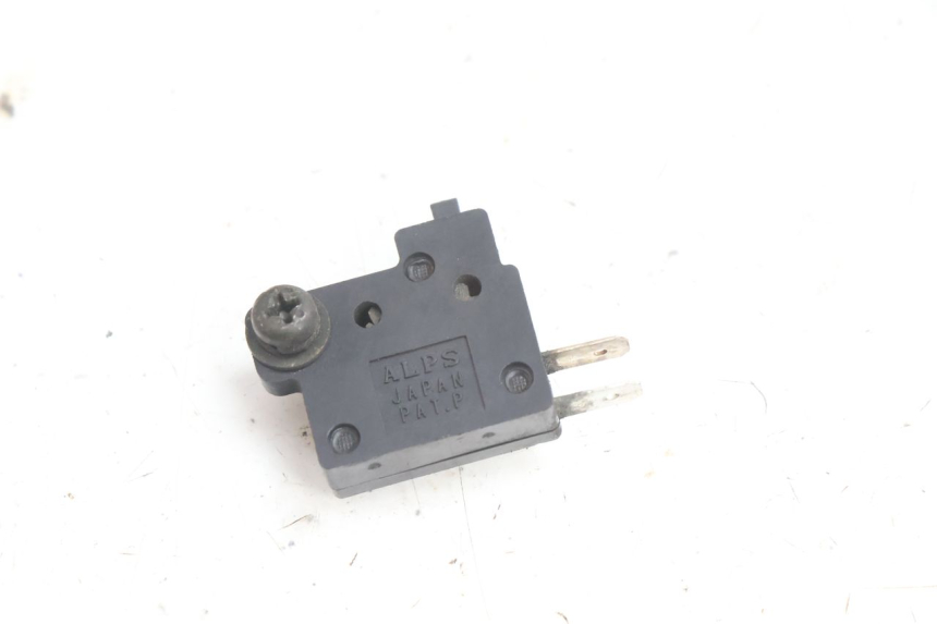 photo de CONTACTEUR FEU STOP DROIT HONDA SH 125 (2001 - 2003) - Vue principale