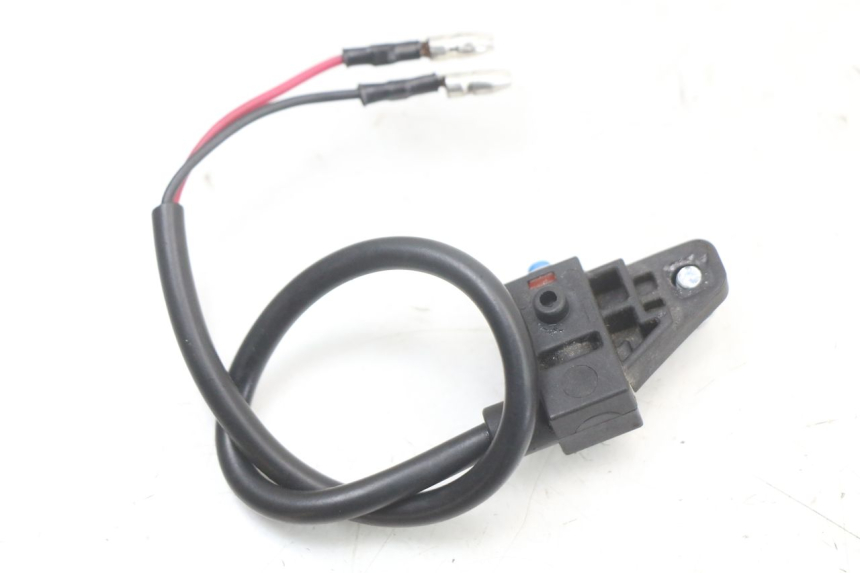 photo de CONTACTEUR FEU STOP DROIT VASTRO STREET X 4T 50 (2016 - 2021) - Zoom état d’usage