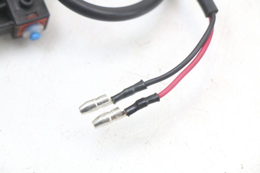 photo de CONTACTEUR FEU STOP DROIT VASTRO STREET X 4T 50 (2016 - 2021) - Autre angle de vue