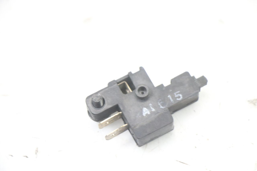 photo de CONTACTEUR FEU STOP DROIT SUZUKI GSX F GSXF 650 (2007 - 2015) - Autre angle de vue