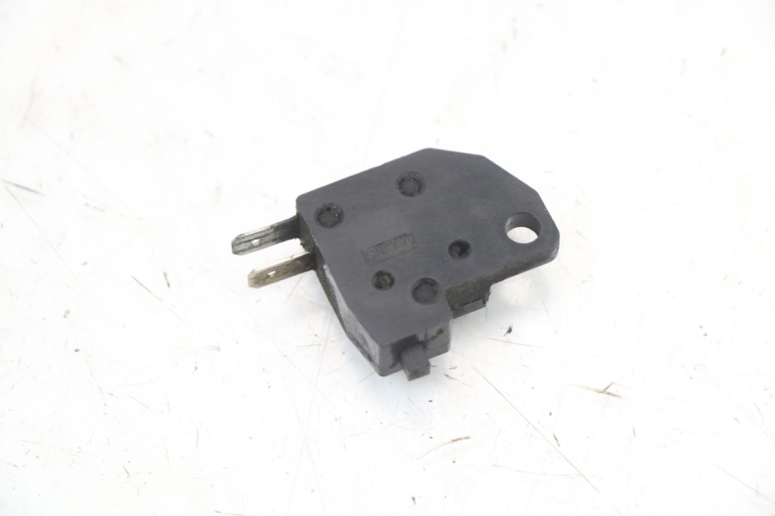 photo de CONTACTEUR FEU STOP DROIT SUZUKI SV S 650 (1999 - 2002) - Autre angle de vue