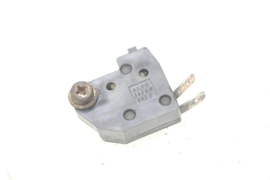 photo de CONTACTEUR FEU STOP DROIT SUZUKI SV N 650 (1999 - 2002) - Vue principale