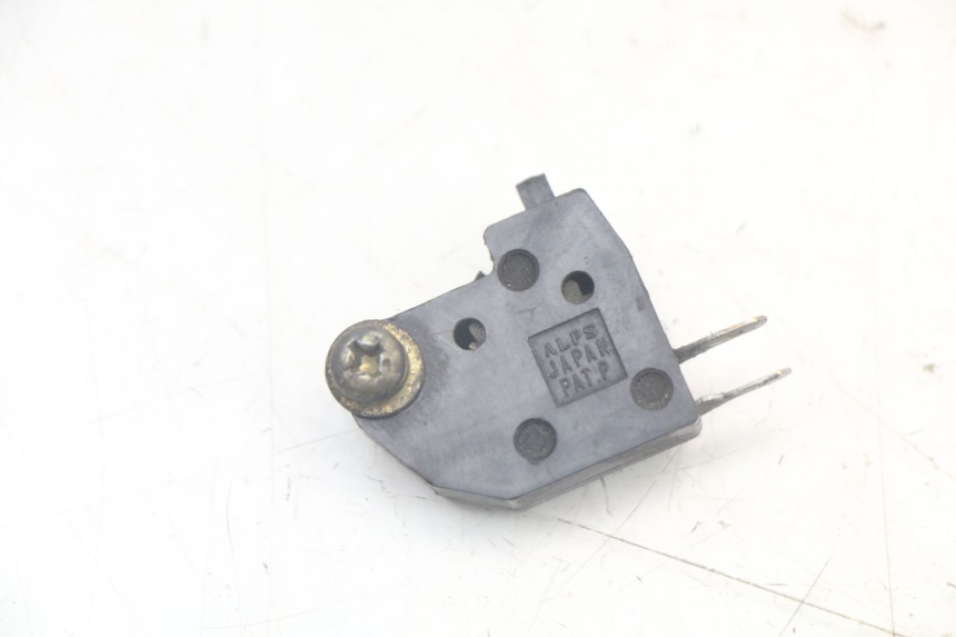photo de CONTACTEUR FEU STOP DROIT SUZUKI SV N 650 (1999 - 2002) - Vue principale