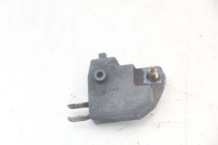 photo de CONTACTEUR FEU STOP DROIT SUZUKI SV N 650 (1999 - 2002) - Zoom état d’usage