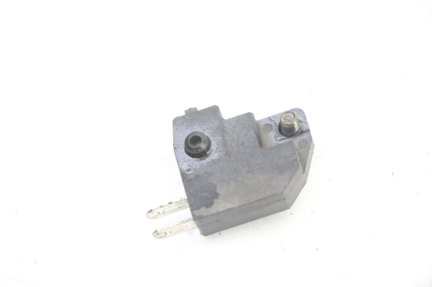 photo de CONTACTEUR FEU STOP DROIT SYM ORBIT 2 4T 50 (2008 - 2017) - Zoom état d’usage