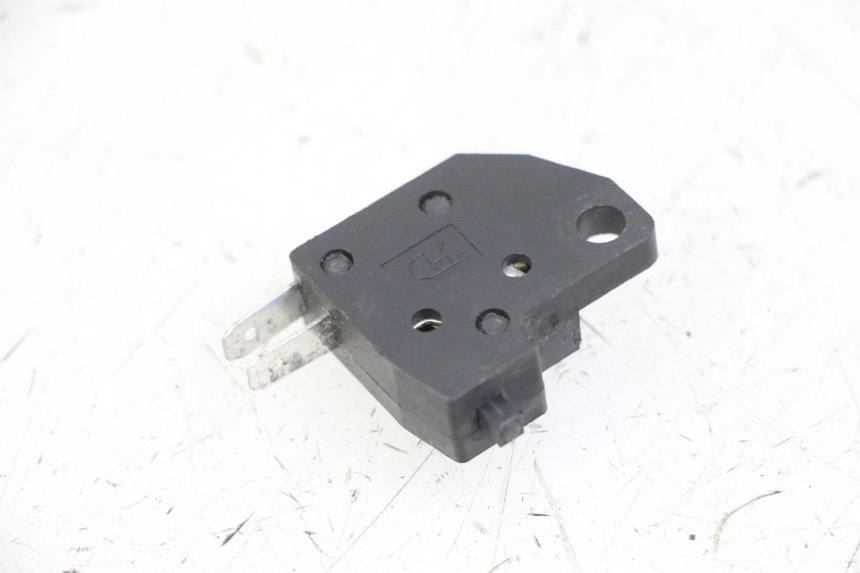 photo de CONTACTEUR FEU STOP DROIT SYM ORBIT III 3 4T 50 (2018 - 2021) - Vue principale