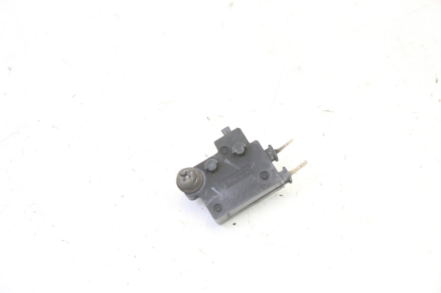 photo de CONTACTEUR FEU STOP DROIT YAMAHA TDM ABS 900 (2002 - 2014) - Vue principale