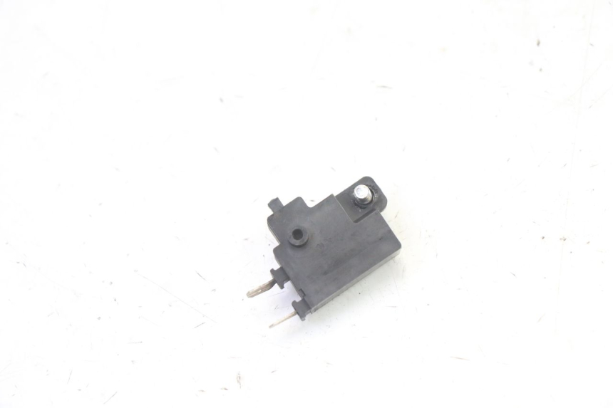 photo de CONTACTEUR FEU STOP DROIT YAMAHA TDM ABS 900 (2002 - 2014) - Zoom état d’usage