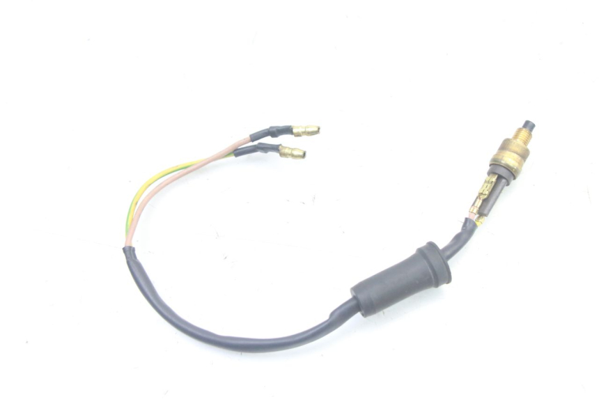 photo de CONTACTEUR FEU STOP DROIT YAMAHA WHY 50 (1998 - 2000) - Gros plan technique