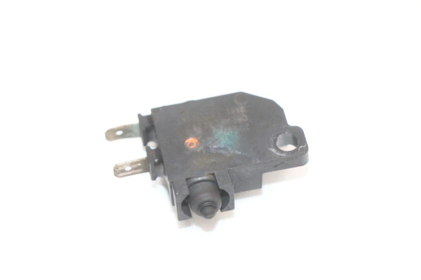 photo de CONTACTEUR FEU STOP DROIT YAMAHA XMAX X-MAX ABS 125 (2017 - 2020) - Zoom état d’usage