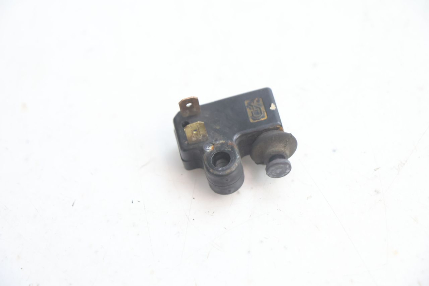 photo de CONTACTEUR FEU STOP DROIT YAMAHA XMAX X-MAX 125 (2006 - 2009) - Détail de la pièce
