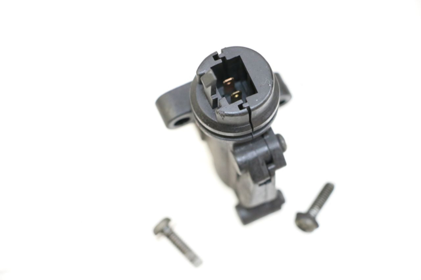 photo de CONTACTEUR FEU STOP DROIT YAMAHA XJ600 XJ DIVERSION 600 (1992 - 1997) - Zoom état d’usage