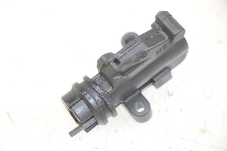 photo de CONTACTEUR FEU STOP DROIT YAMAHA XJN DIVERSION 600 (2000 - 2003) - Vue principale