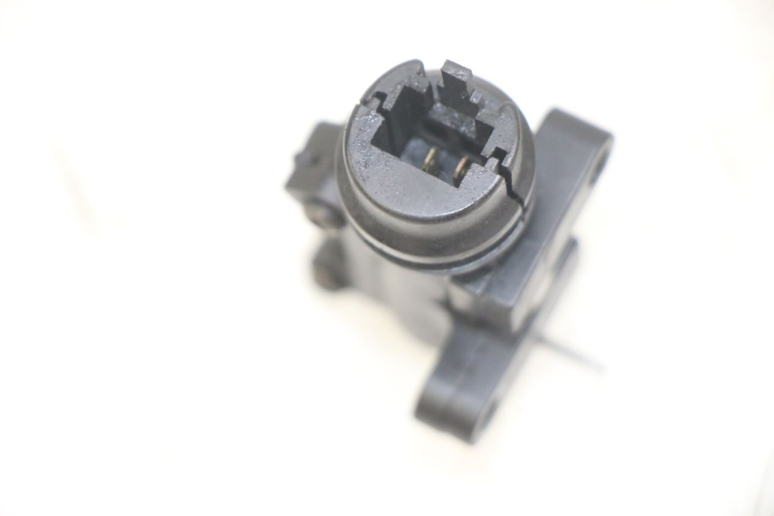 photo de CONTACTEUR FEU STOP DROIT YAMAHA XJN DIVERSION 600 (2000 - 2003) - Détail de la pièce