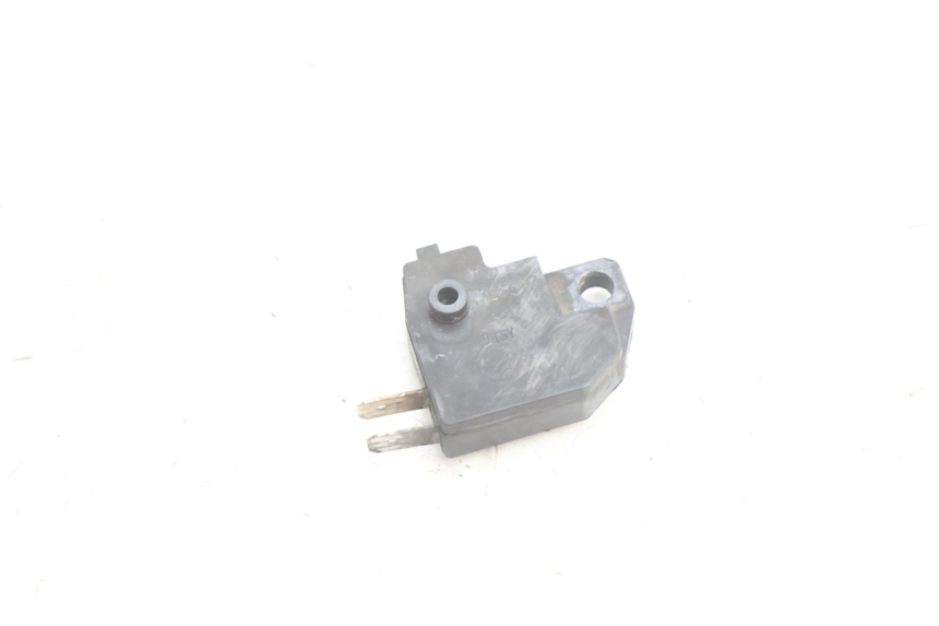 photo de CONTACTEUR FEU STOP DROIT YAMAHA XJR 1300 (1998 - 2002) - Zoom état d’usage