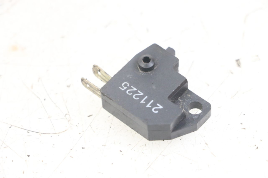 photo de CONTACTEUR FEU STOP DROIT FANTIC XM PERFORMANCE 2T 50 (2021 - 2022) - Détail de la pièce