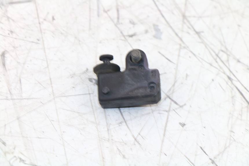 photo de CONTACTEUR FEU STOP DROIT YAMAHA YP MAJESTY ABS 400 (2007 - 2009) - Vue principale