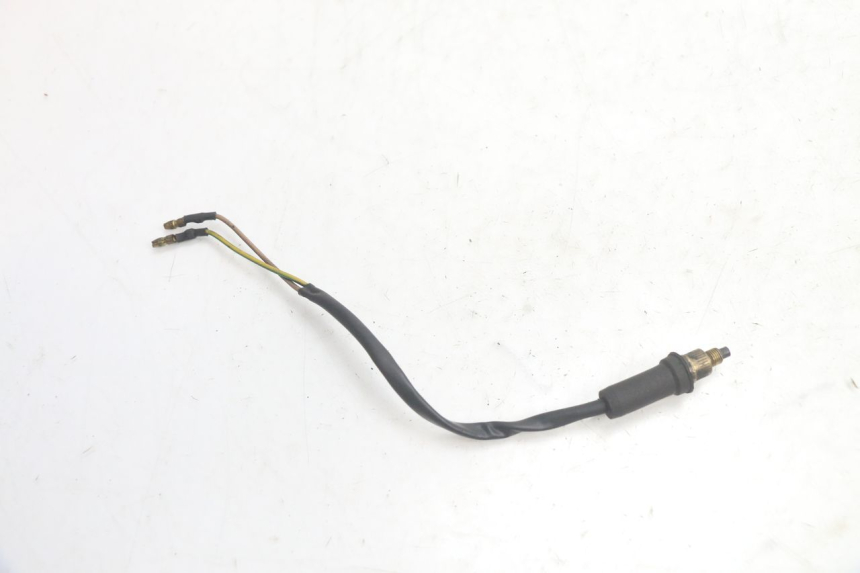 photo de CONTACTEUR FEU STOP DROIT YAMAHA YP MAJESTY 125 (1998 - 2001) - Vue principale