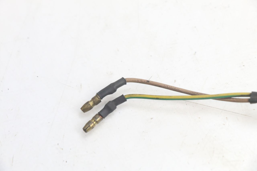 photo de CONTACTEUR FEU STOP DROIT YAMAHA YP MAJESTY 125 (1998 - 2001) - Détail de la pièce