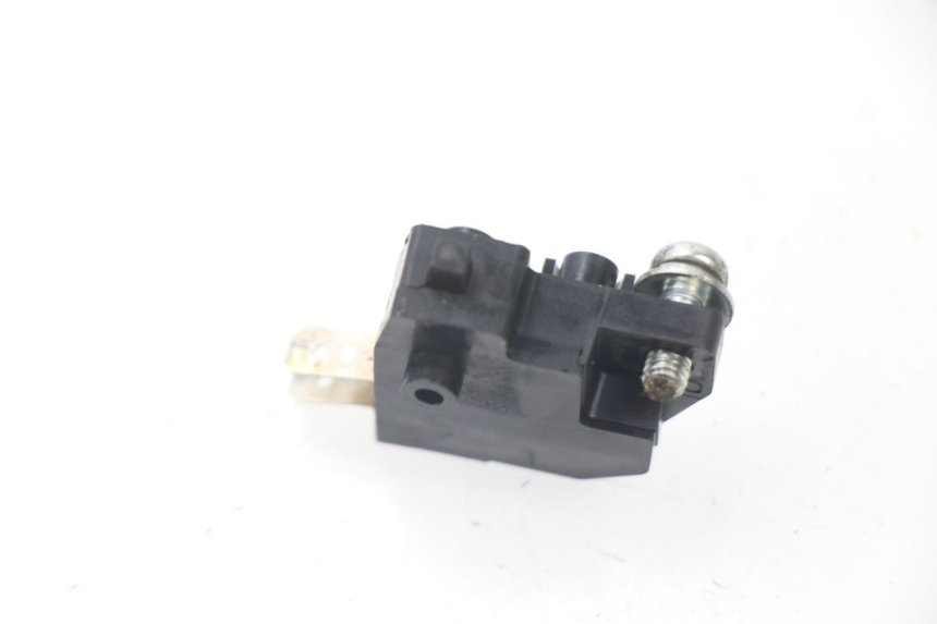 photo de CONTACTEUR FEU STOP DROIT KAWASAKI Z ABS 750 (2007 - 2013) - Zoom état d’usage