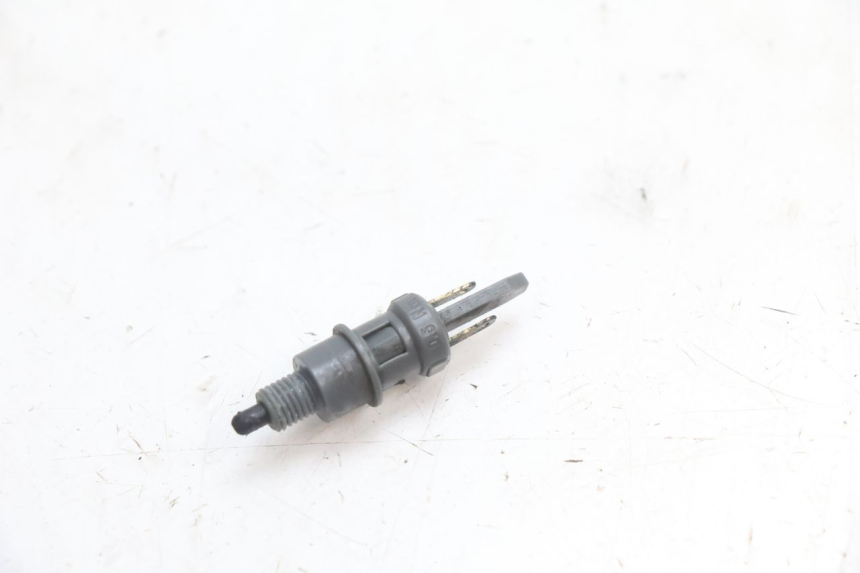 photo de CONTACTEUR FEU STOP DROIT PIAGGIO ZIP 2T 50 (2009 - 2019) - Vue principale