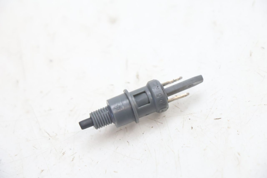photo de CONTACTEUR FEU STOP DROIT PIAGGIO ZIP 2T 50 (2009 - 2019) - Vue principale