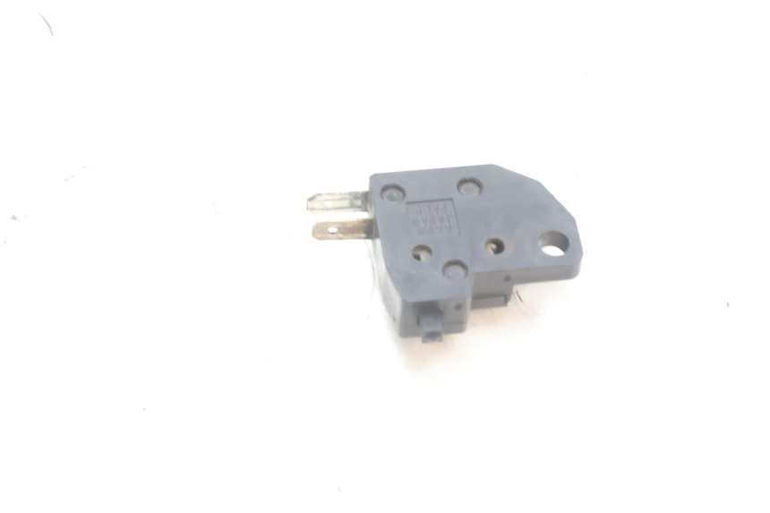 photo de CONTACTEUR FEU STOP DROIT KAWASAKI ZZR 600 (1995 - 2004) - Détail de la pièce