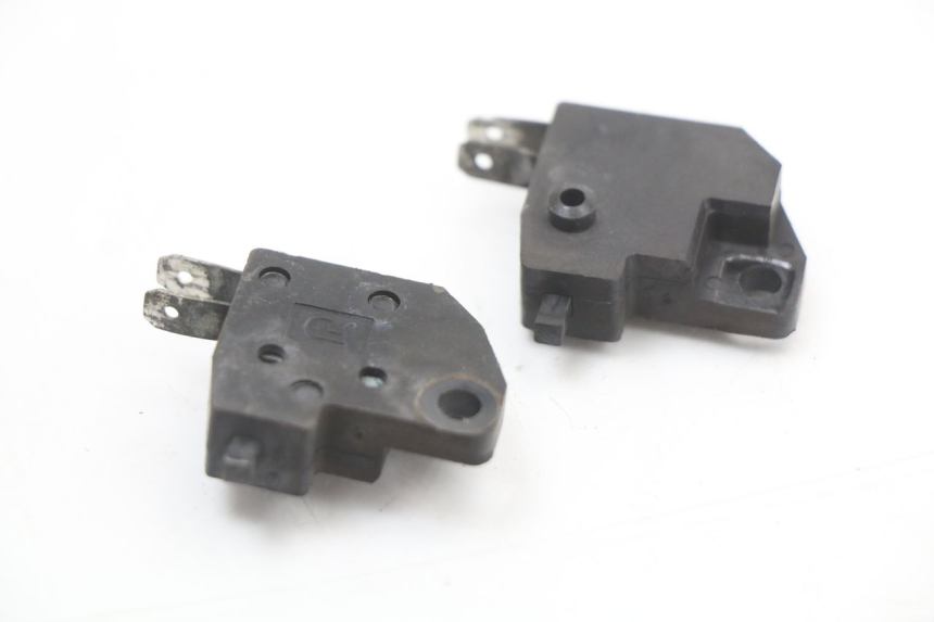 photo de CONTACTEUR FEU STOP LONGJIA EASY MAX 125 (2020 - 2024) - Zoom état d’usage