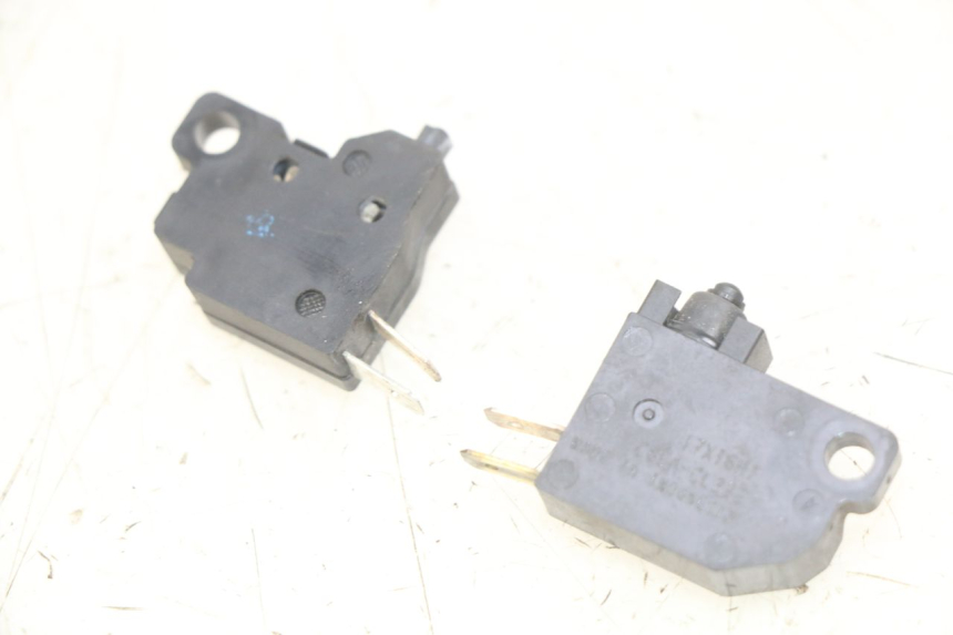 photo de CONTACTEUR FEU STOP YAMAHA D'ELIGHT DELIGHT 125 (2017 - 2020) - Zoom état d’usage