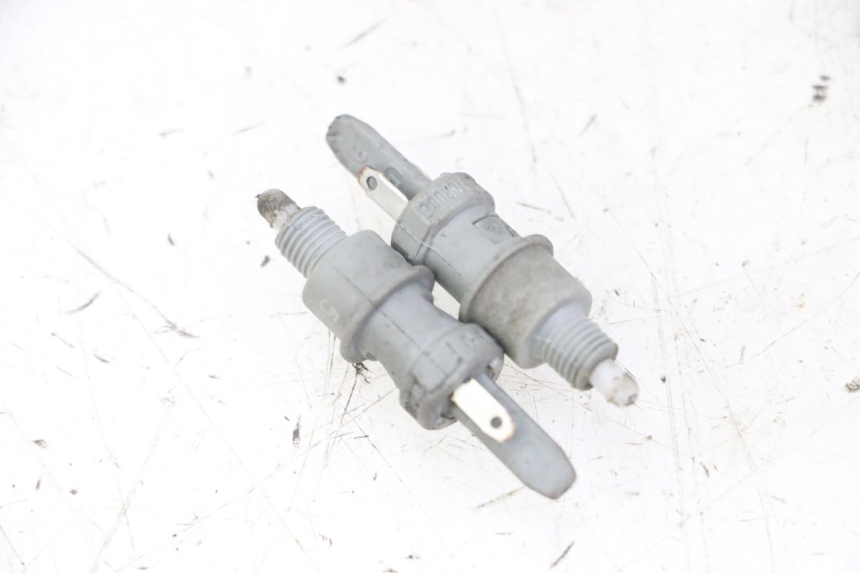 photo de CONTACTEUR FEU STOP PEUGEOT ELYSTAR 125 (2002 - 2007) - Détail de la pièce