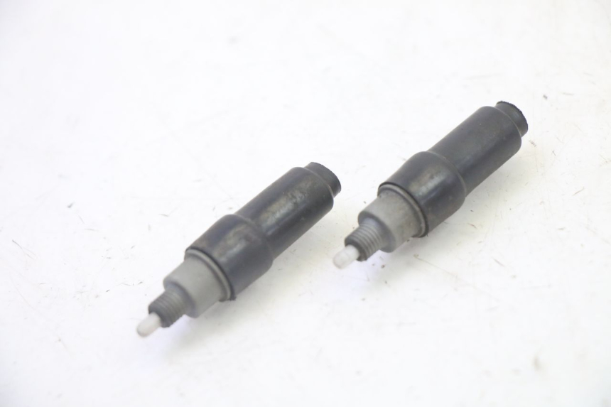 photo de CONTACTEUR FEU STOP PEUGEOT ELYSTAR 50 (2002 - 2014) - Détail de la pièce