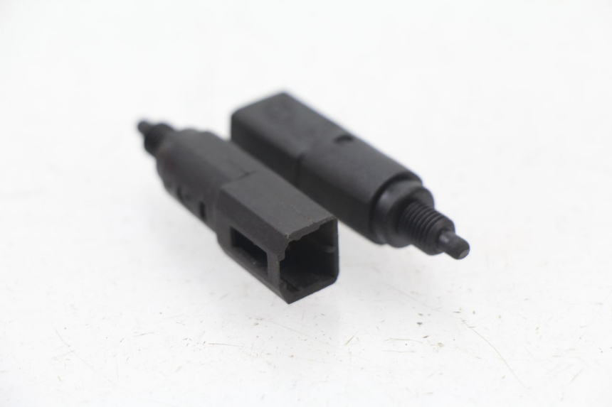 photo de CONTACTEUR FEU STOP PIAGGIO FLY 2T 50 (2004 - 2017) - Vue principale