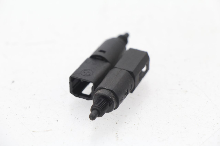 photo de CONTACTEUR FEU STOP PIAGGIO FLY 2T 50 (2004 - 2017) - Détail de la pièce