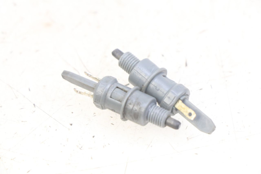 photo de CONTACTEUR FEU STOP PIAGGIO FLY 2T 50 (2004 - 2017) - Vue principale