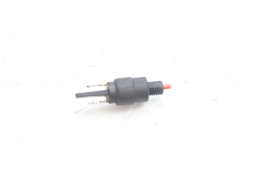 photo de CONTACTEUR FEU STOP PIAGGIO FLY 2T 50 (2004 - 2017) - Détail de la pièce