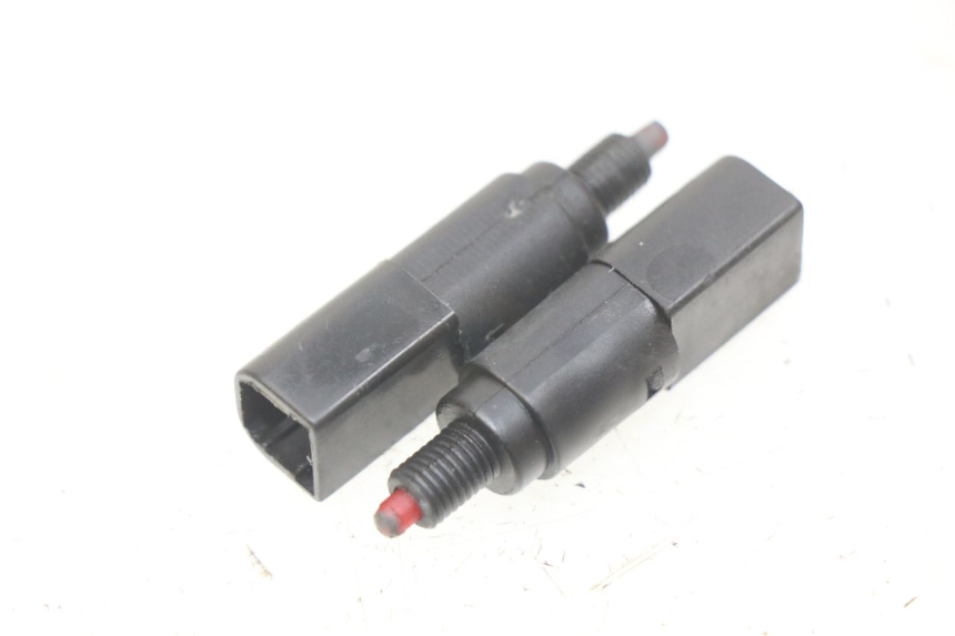 photo de CONTACTEUR FEU STOP PIAGGIO FLY 100 (2006 - 2010) - Vue principale