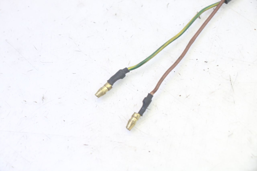 photo de CONTACTEUR FEU STOP GAUCHE MBK BOOSTER SPIRIT 50 (2004 - 2017) - Autre angle de vue