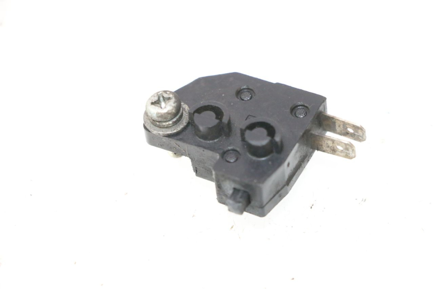 photo de CONTACTEUR FEU STOP GAUCHE SUZUKI BURGMAN 125 (2007 - 2014) - Vue principale