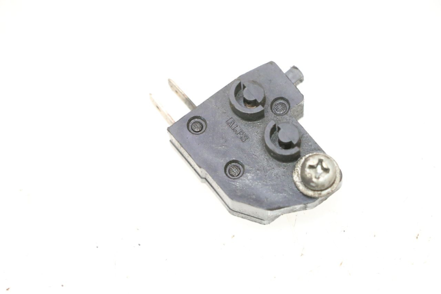 photo de CONTACTEUR FEU STOP GAUCHE SUZUKI BURGMAN 125 (2007 - 2014) - Autre angle de vue