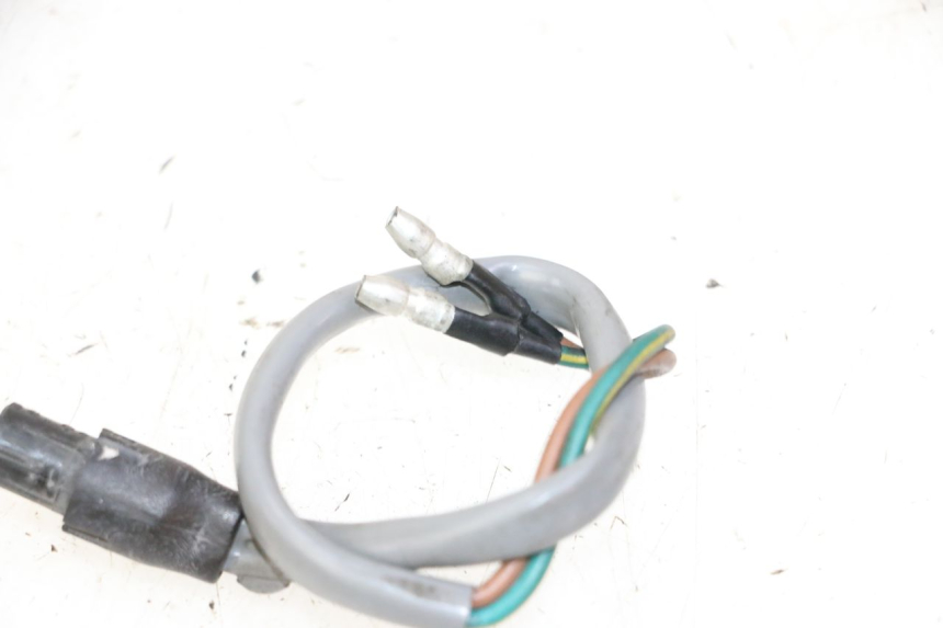 photo de CONTACTEUR FEU STOP GAUCHE YAMAHA BW'S 100 (1999 - 2002) - Détail de la pièce